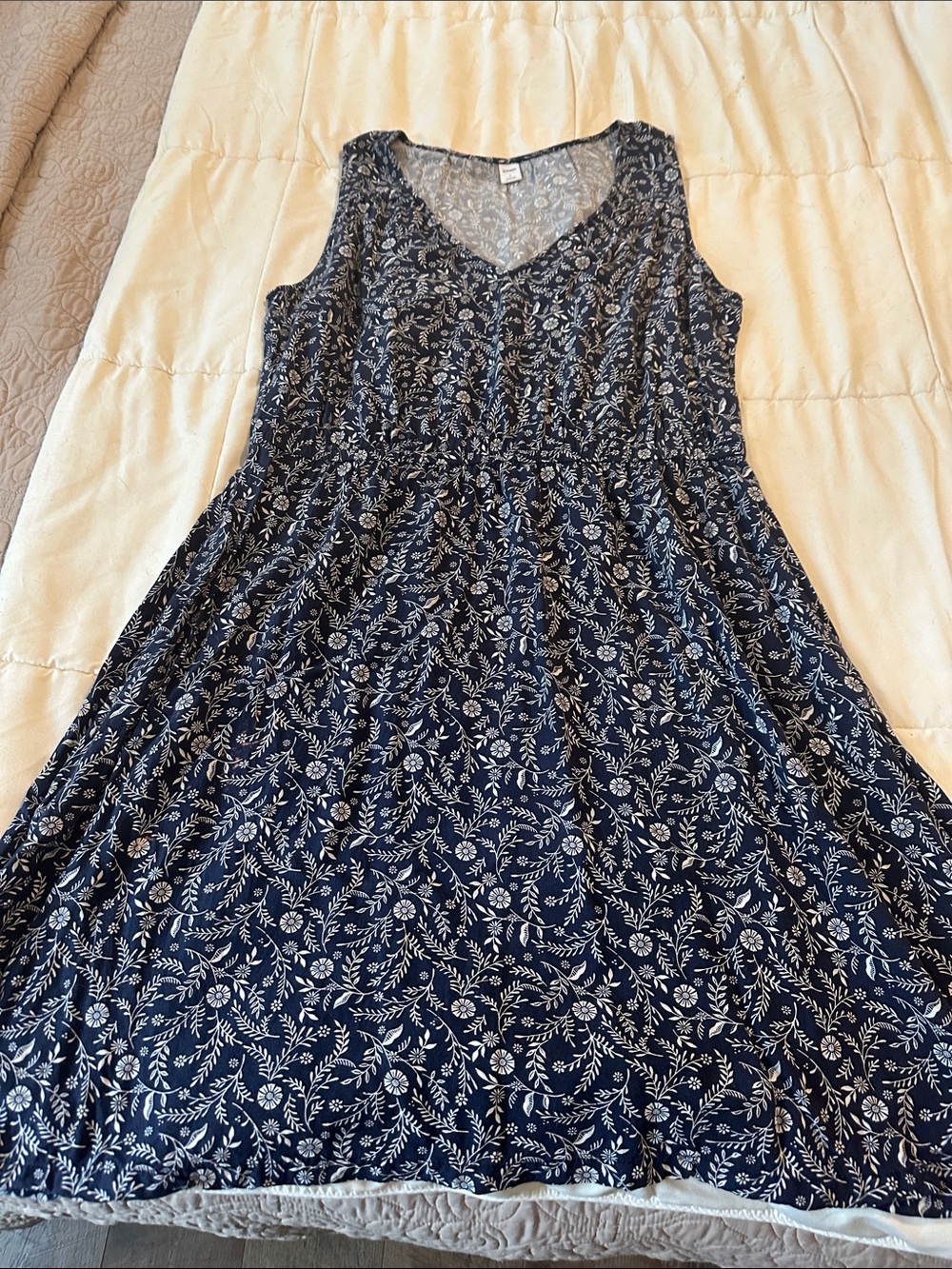 Old Navy Navy and White Floral Scoop Neck Dress